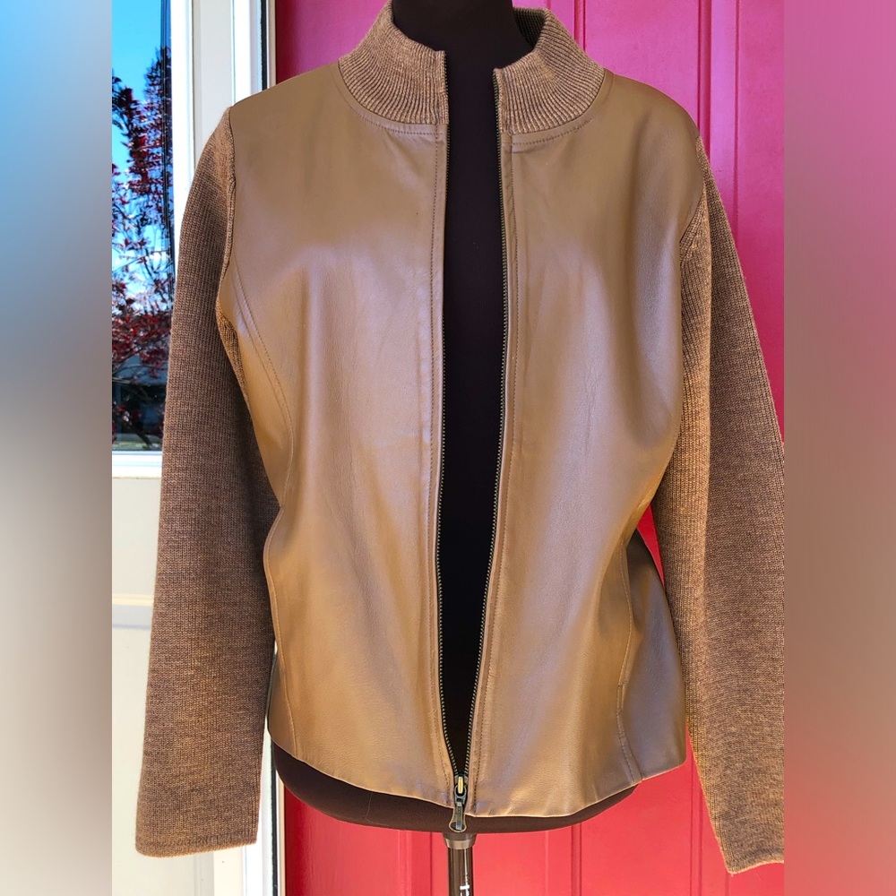 PENDLETON sMP leather/wool lined bomber! Looks new! Camel color-classic!Runs big